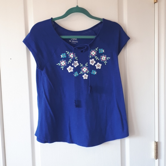 Tshirt - Picture 1 of 1